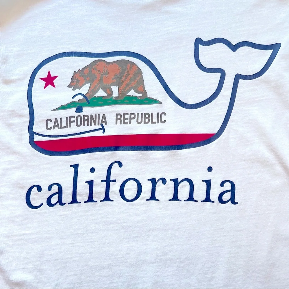 Vineyard Vines Men's White Long Sleeve Shirt with California Bear. Extra Small